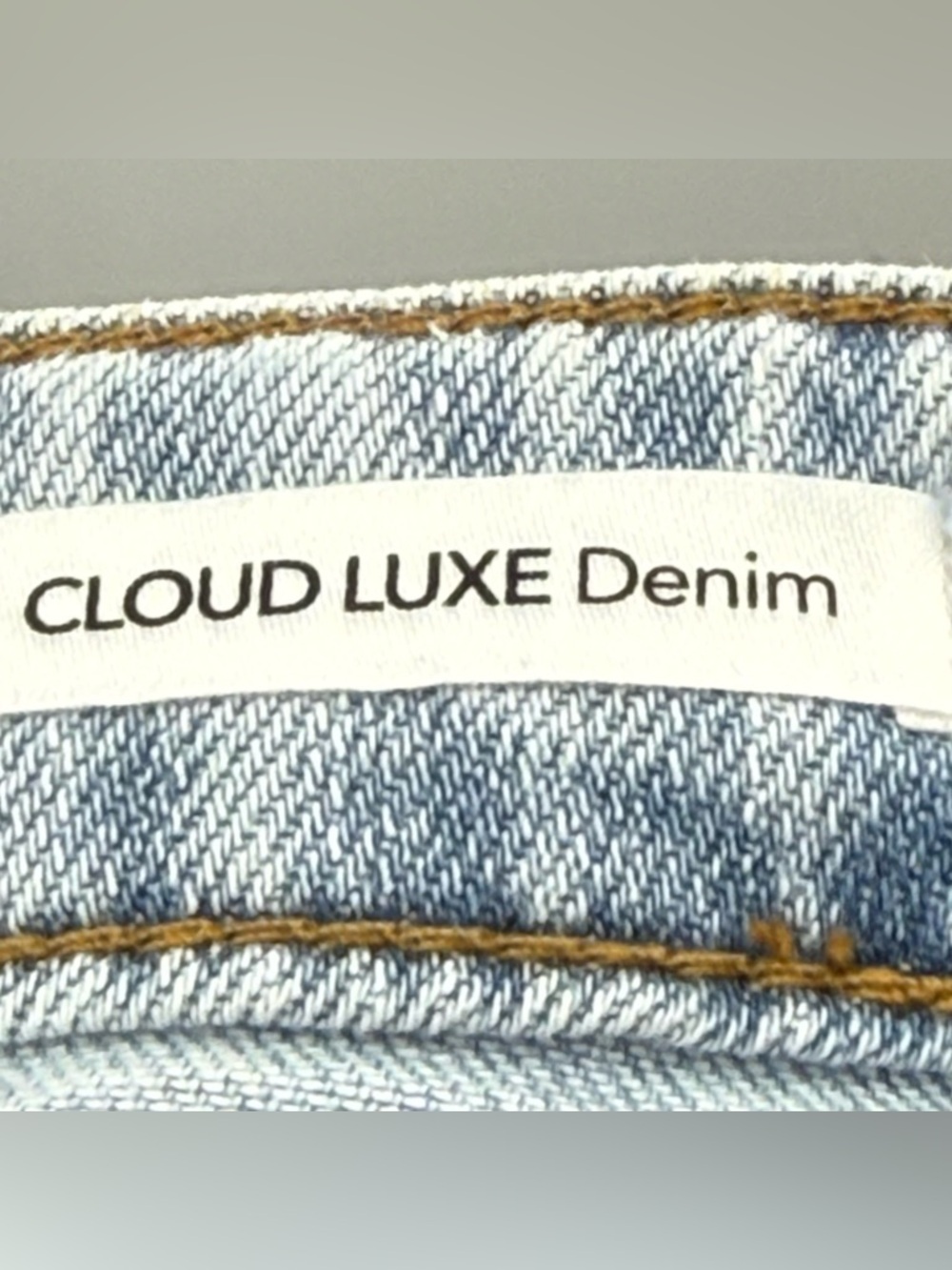 NWT OAT New York Cloud Luxe Lightweight Raw Hem Denim Cut Off Shorts Size 2 / 26 - Picture 9 of 11